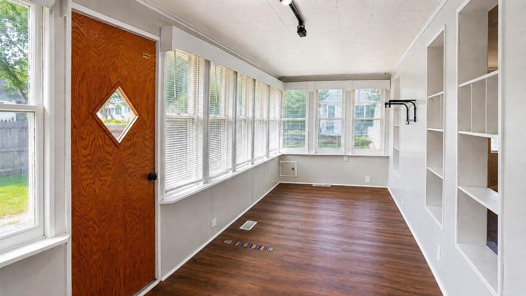 Photo of 1022 Mt Vernon STREET, Oshkosh, WI 54901 (MLS # 50331941)