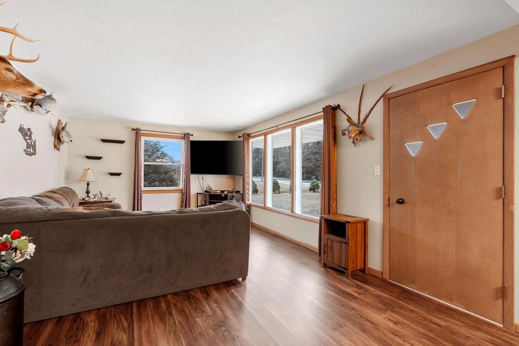 Photo of 4451 Renier ROAD, Green Bay, WI 54311 (MLS # 50322185)