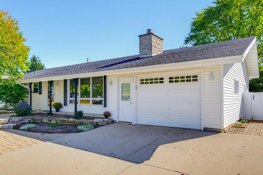 Photo of 40 Wakawn AVENUE, Fond Du Lac, WI 54935 (MLS # 1982800)