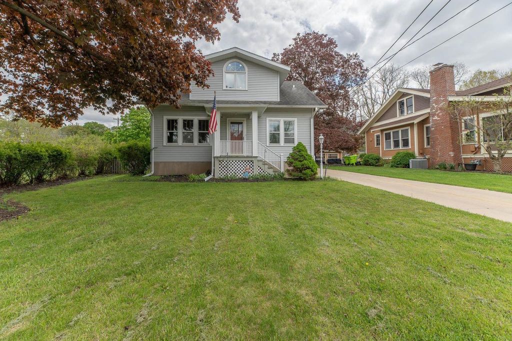 Photo of 197 W Geneva STREET, Williams Bay, WI 53191 (MLS # 2021618)