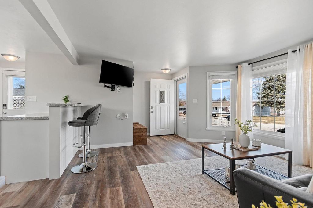 Photo of 1914 Lilac LANE, Green Bay, WI 54302 (MLS # 50323039)