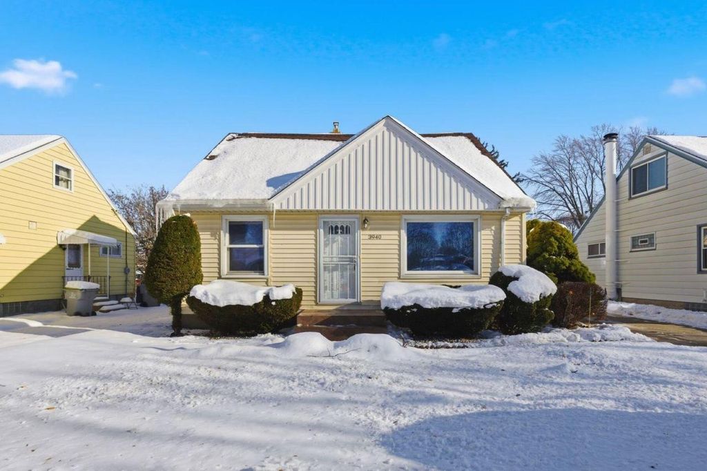 Photo of 3940 N 83rd STREET, Milwaukee, WI 53222 (MLS # 1944824)