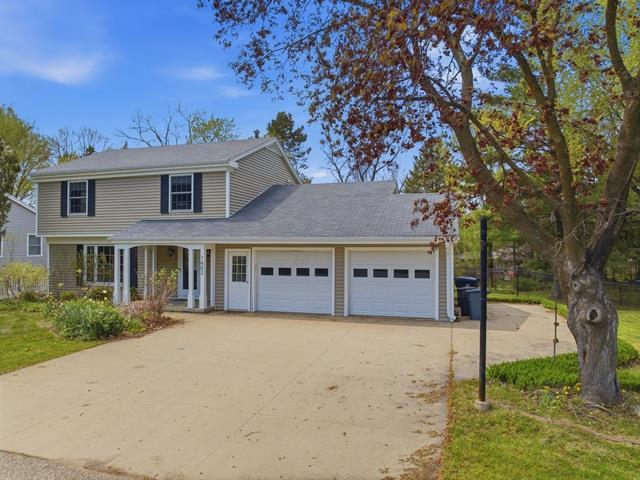 Photo of 1402 N Shawano DRIVE, Marshfield, WI 54449 (MLS # 22602060)