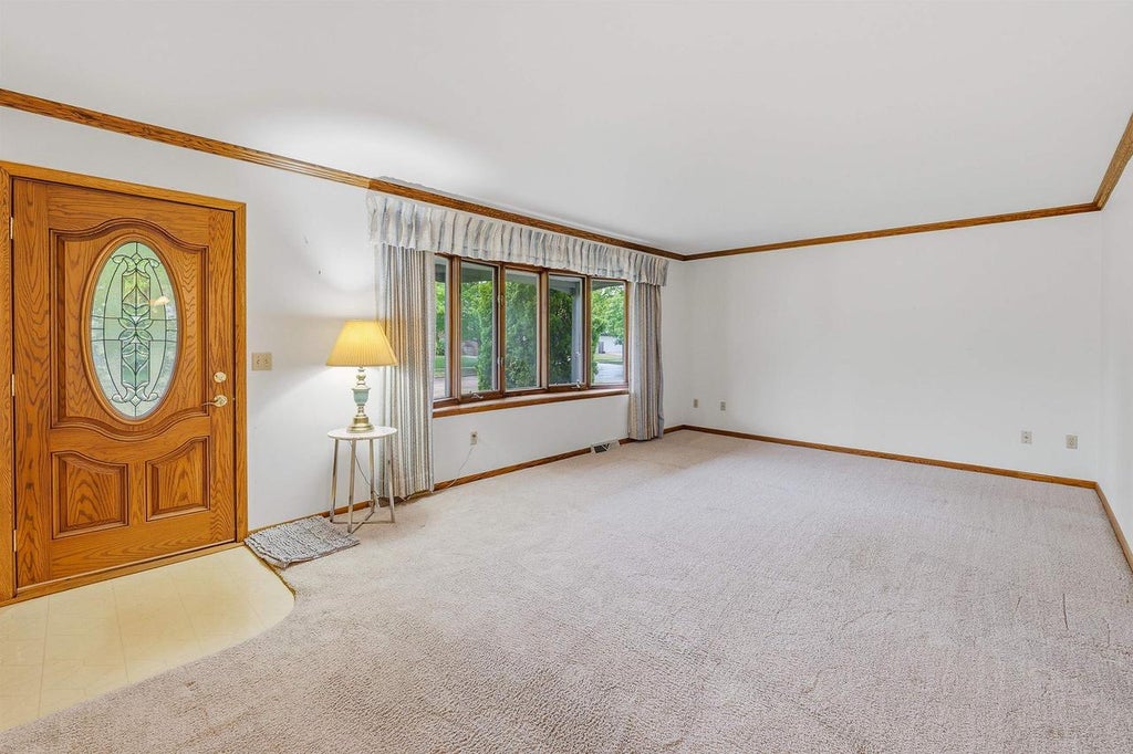 Photo of 542 Wakefield AVENUE, Fond Du Lac, WI 54935 (MLS # 50327001)