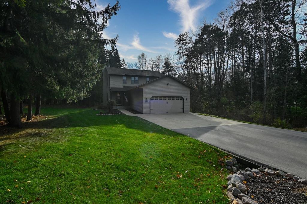 Photo of 1812 Smokey COURT, Suamico, WI 54173 (MLS # 50318282)