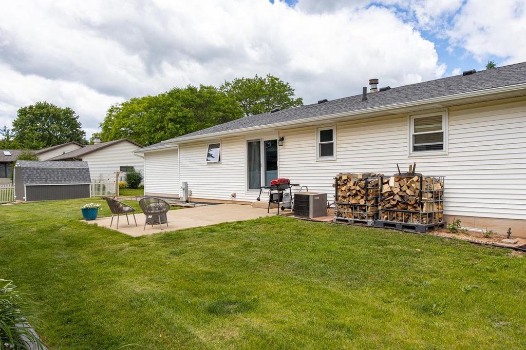 Photo of 95 Northbreeze DRIVE, Appleton, WI 54911 (MLS # 50327475)