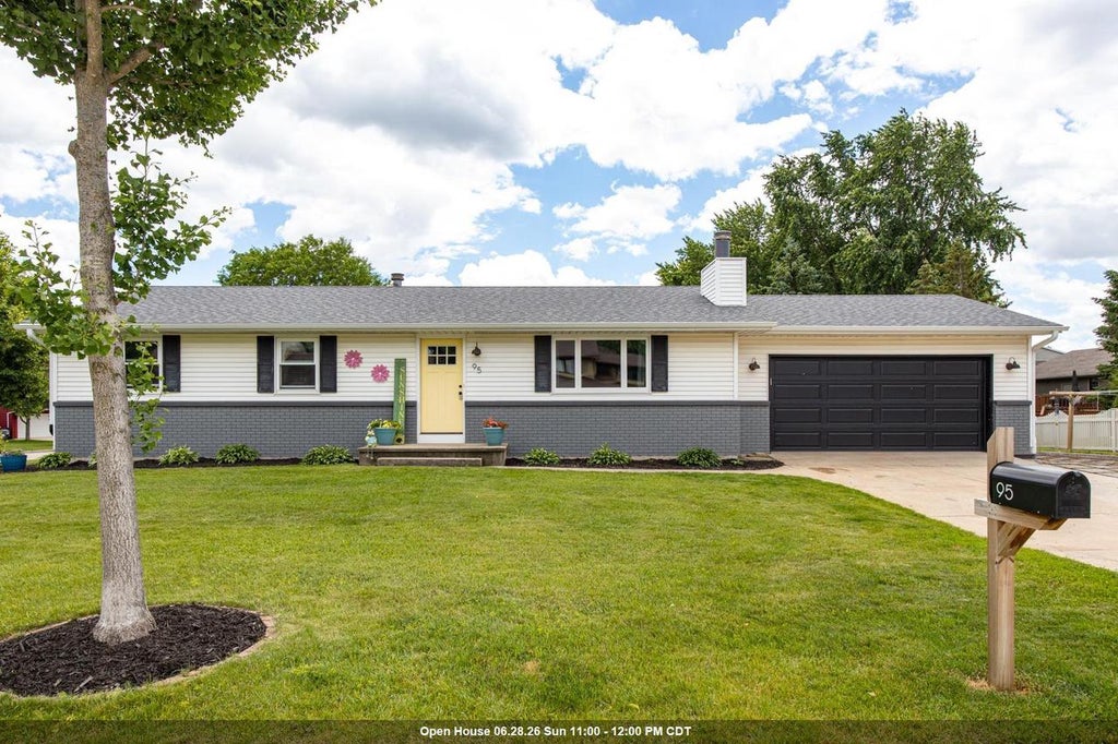 Photo of 95 Northbreeze DRIVE, Appleton, WI 54911 (MLS # 50327475)