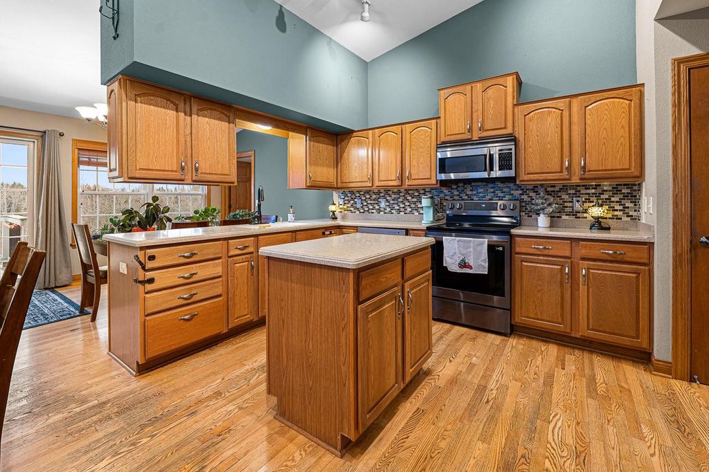 Photo of W144N10968 Fond du Lac AVENUE, Germantown, WI 53022 (MLS # 1940081)