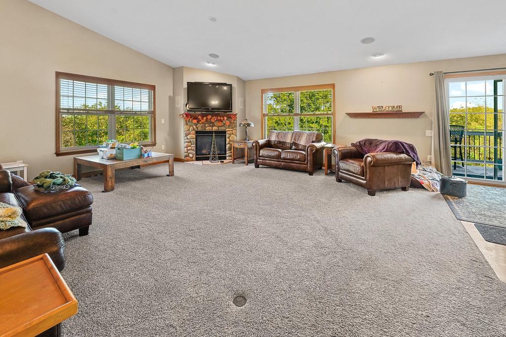 Photo of W144N10968 Fond du Lac AVENUE, Germantown, WI 53022 (MLS # 1940081)