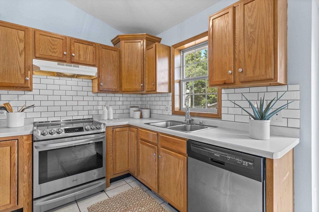 Photo of 4109 Carberry STREET, Madison, WI 53704 (MLS # 2019783)