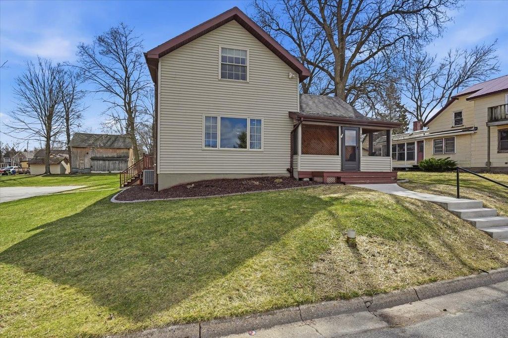 Photo of 204 Hotel STREET, Brooklyn, WI 53521 (MLS # 2019130)