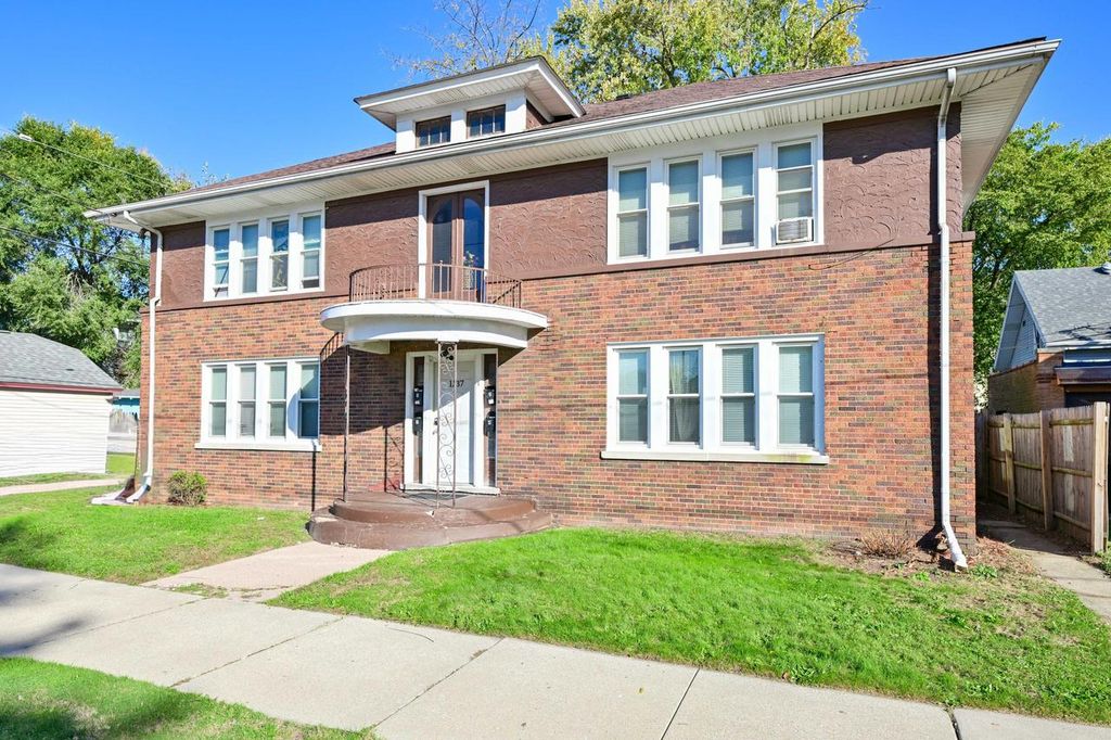 Photo of 1137 Valley DRIVE, Racine, WI 53403 (MLS # 1940960)