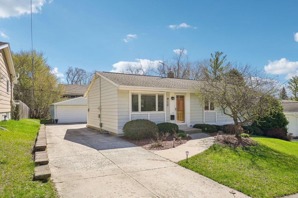 Photo of 1439 N 12th AVENUE, West Bend, WI 53090 (MLS # 1959391)