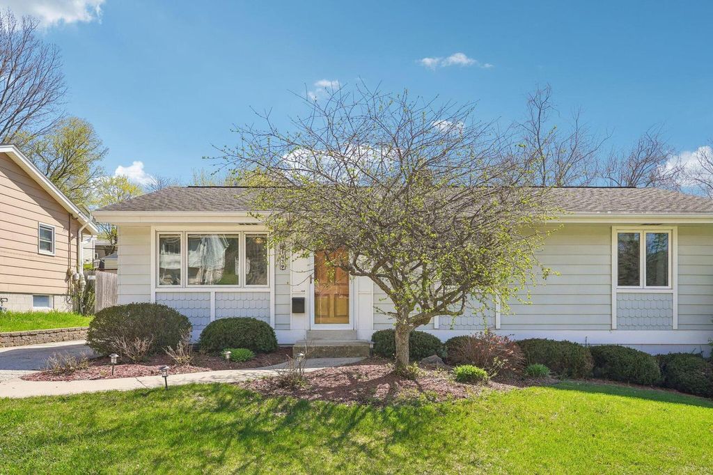 Photo of 1439 N 12th AVENUE, West Bend, WI 53090 (MLS # 1959391)