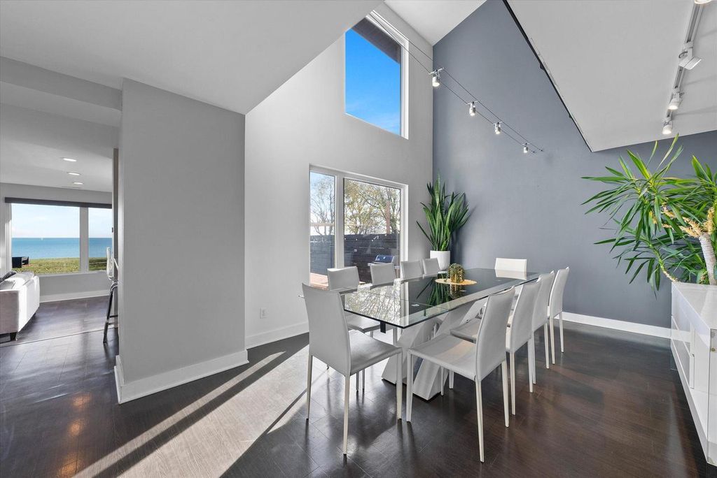 Photo of 2533 Lakeshore DRIVE, Sheboygan, WI 53081 (MLS # 1935139)