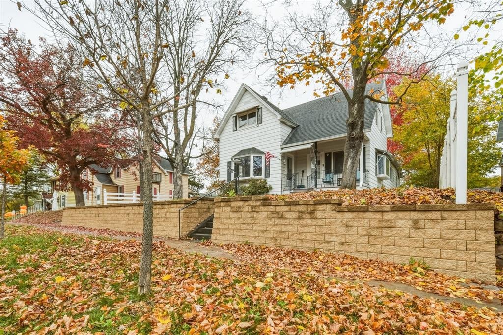 Photo of 509 Spring STREET, Eau Claire, WI 54703 (MLS # 1606361)