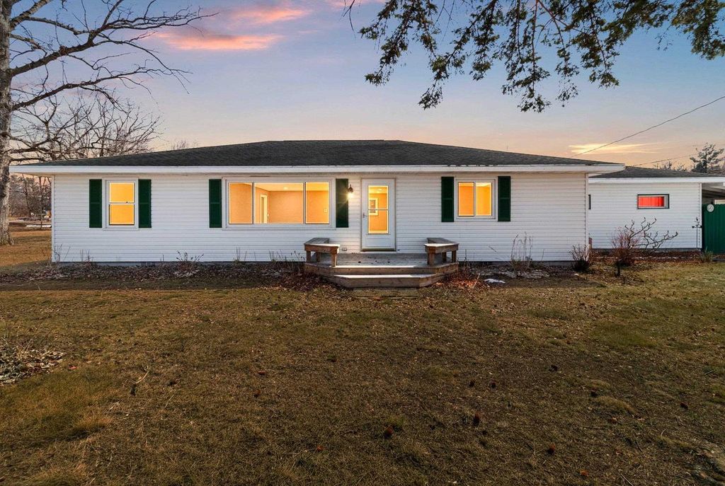 Photo of W5184 Shady LANE, Shawano, WI 54166 (MLS # 50329590)