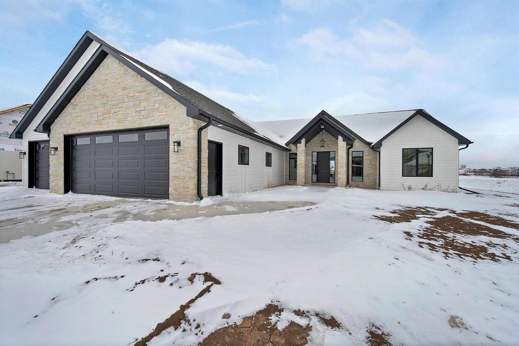 Photo of 110 Beckerae COURT, Wrightstown, WI 54180 (MLS # 50317586)