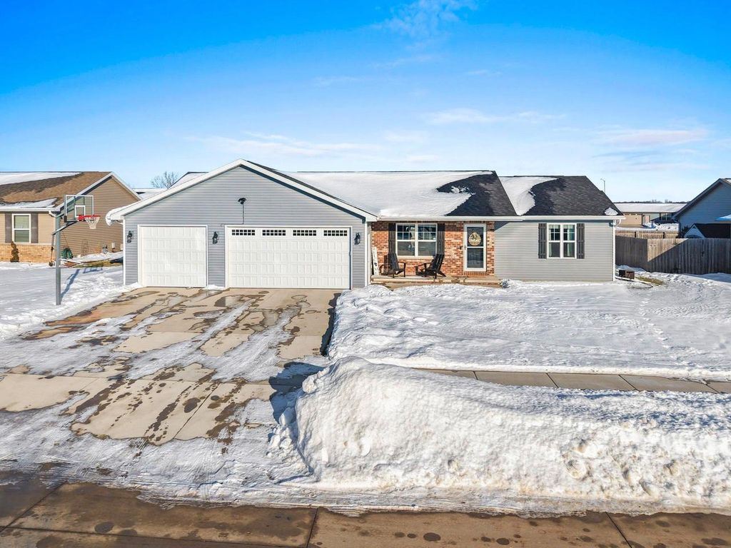 Photo of 1416 Mera LANE, Kaukauna, WI 54130 (MLS # 50319237)