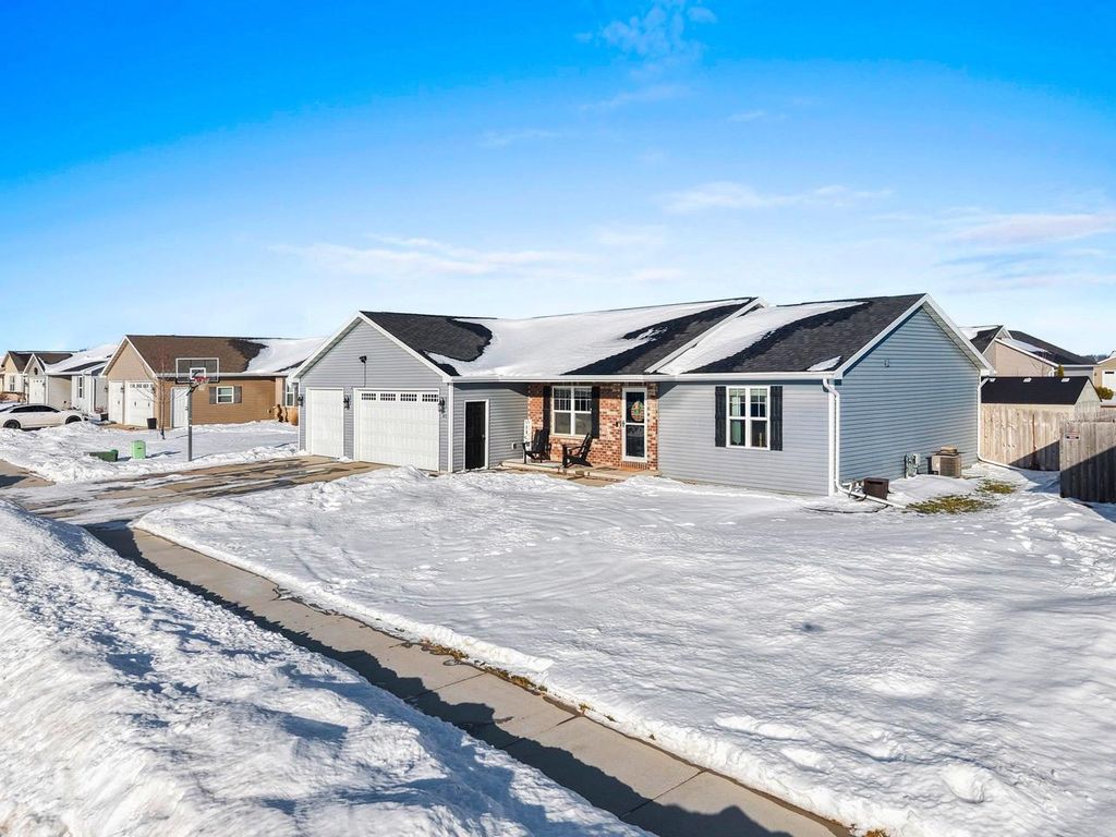 Photo of 1416 Mera LANE, Kaukauna, WI 54130 (MLS # 50319237)