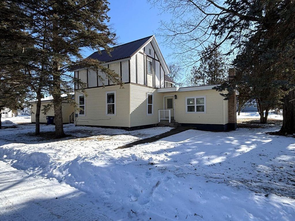 Photo of 215 Meyer STREET, Marion, WI 54950 (MLS # 50320736)
