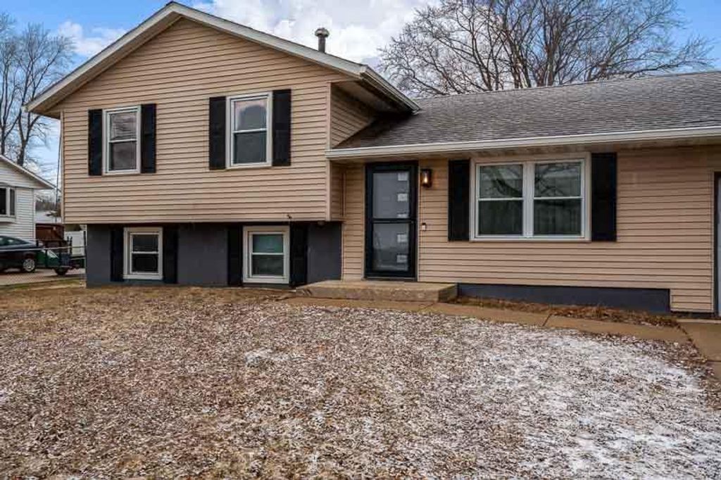 Photo of 1927 Burton STREET, Beloit, WI 53511 (MLS # 2017479)