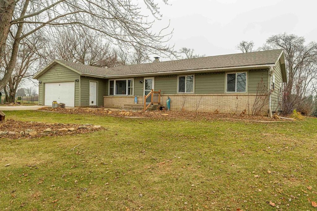 Photo of W5526 Rolling Acres LANE, Monroe, WI 53566 (MLS # 2013286)