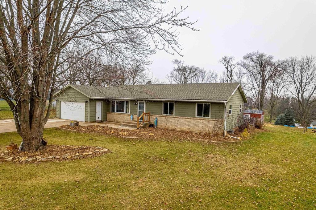 Photo of W5526 Rolling Acres LANE, Monroe, WI 53566 (MLS # 2013286)