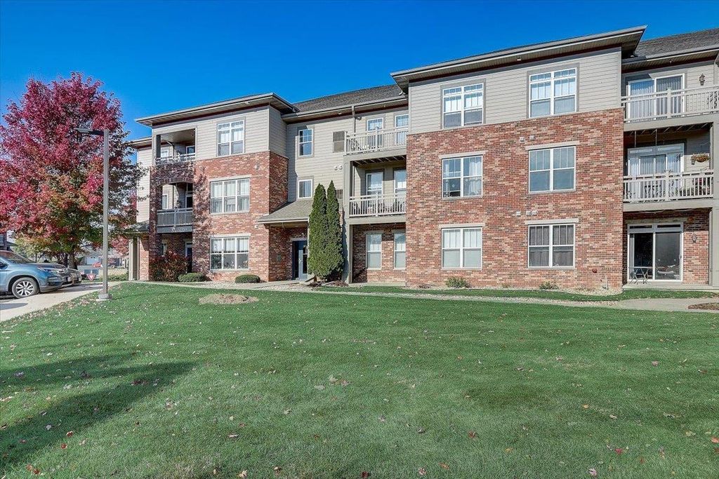 Photo of 4754 N 31st STREET, Milwaukee, WI 53209 (MLS # 1945173)