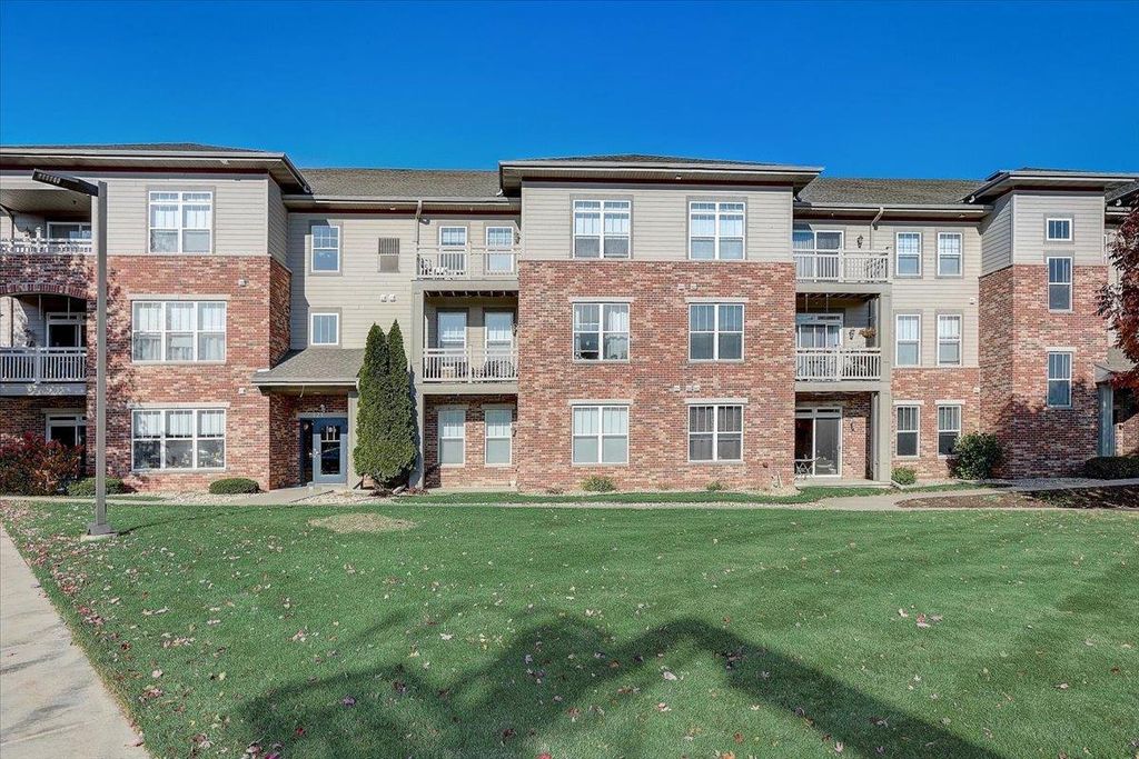 Photo of 4754 N 31st STREET, Milwaukee, WI 53209 (MLS # 1945173)