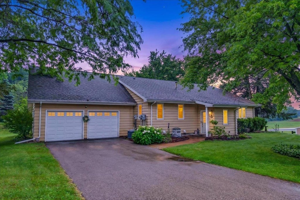 Photo of 541 Union ROAD, Brooklyn, WI 53521 (MLS # 2030248)