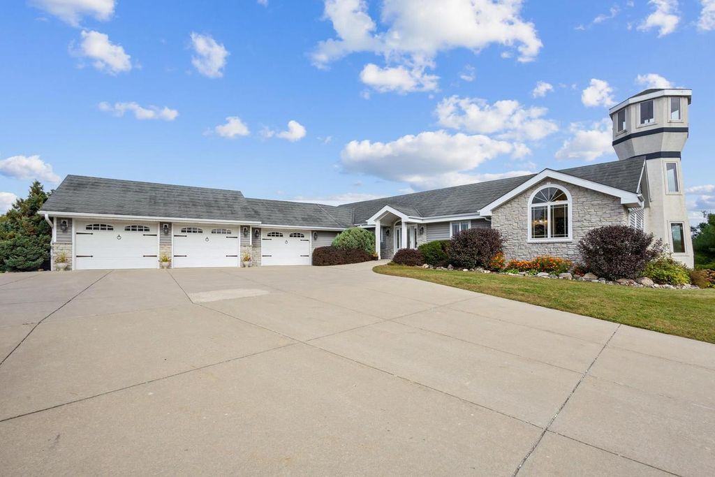 Photo of 7207 Fairview ROAD, Denmark, WI 54208 (MLS # 50317889)