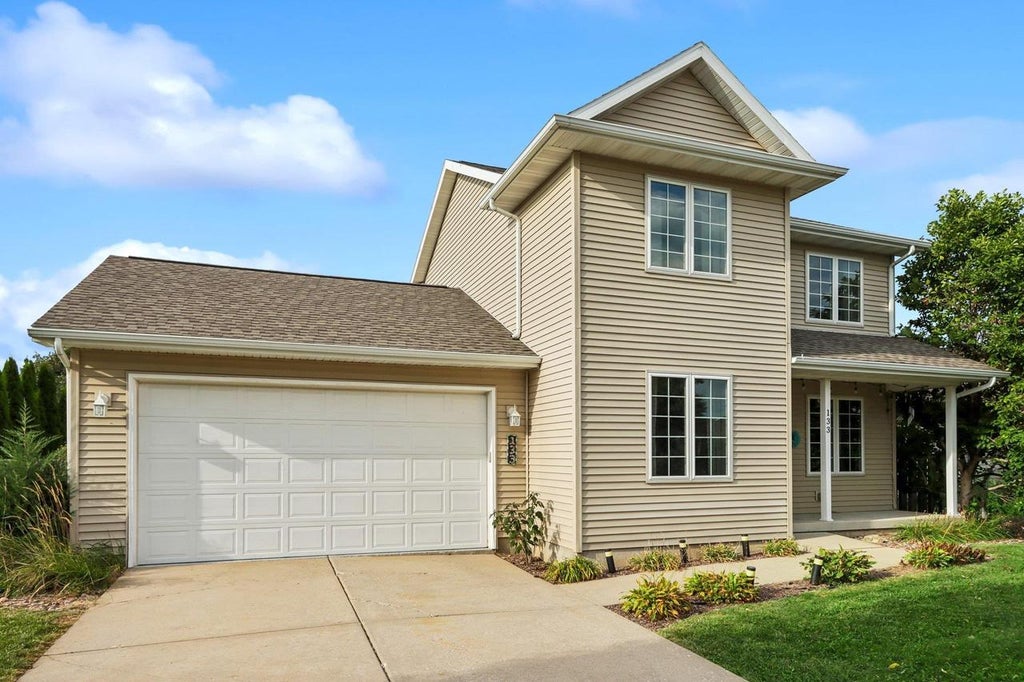 Photo of 133 Shawn AVENUE, Arlington, WI 53911 (MLS # 2030601)