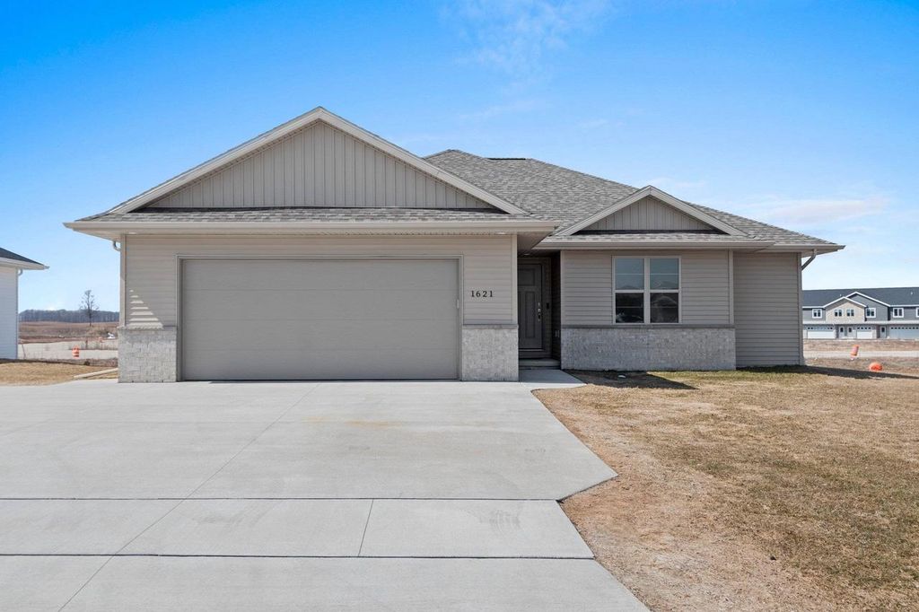 Photo of 1621 Frontier ROAD, Luxemburg, WI 54217 (MLS # 50322915)