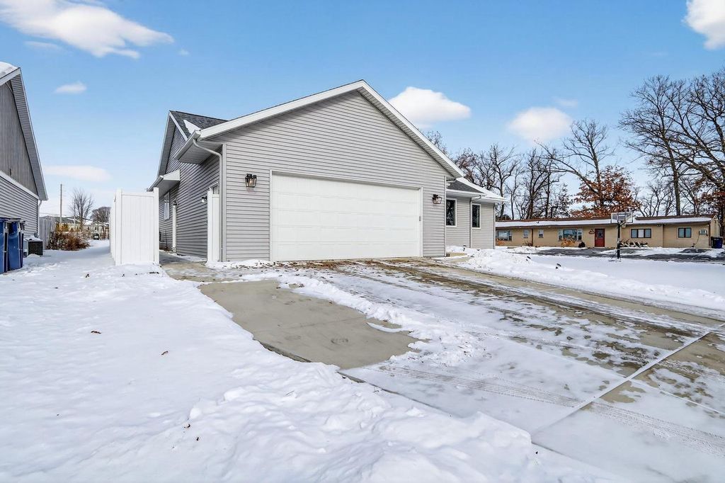 Photo of 4252 Fox Hills COURT, Janesville, WI 53546 (MLS # 2015853)