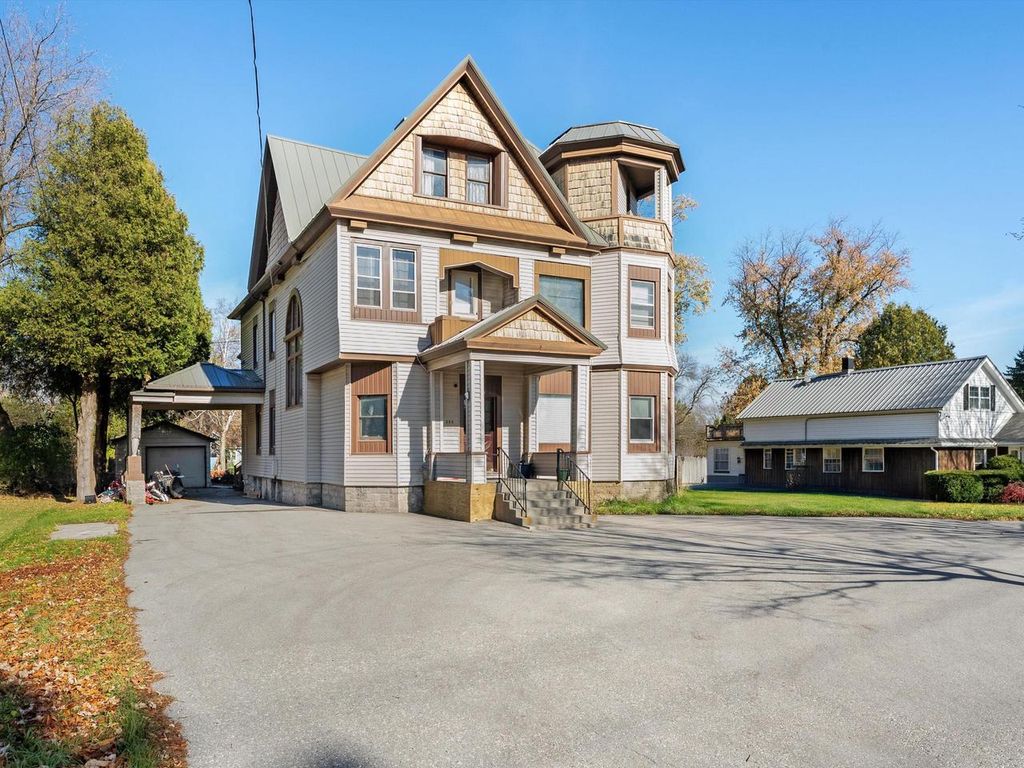 Photo of 2612 Erie AVENUE #1/2/3/4, Sheboygan, WI 53081 (MLS # 1948812)