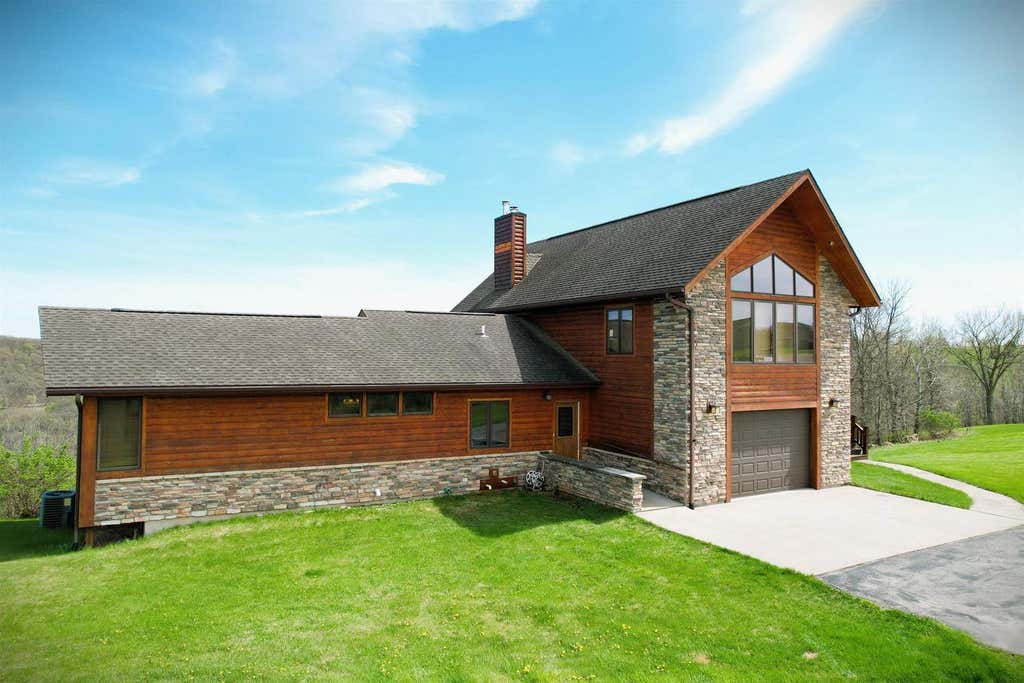 Photo of 29001 Skyview LANE, Wauzeka, WI 53826 (MLS # 2030147)