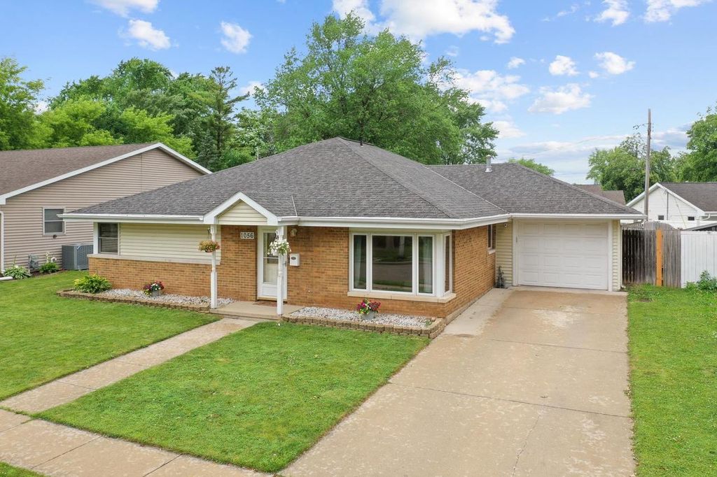 Photo of 1056 St Paul STREET, Green Bay, WI 54304 (MLS # 50317242)