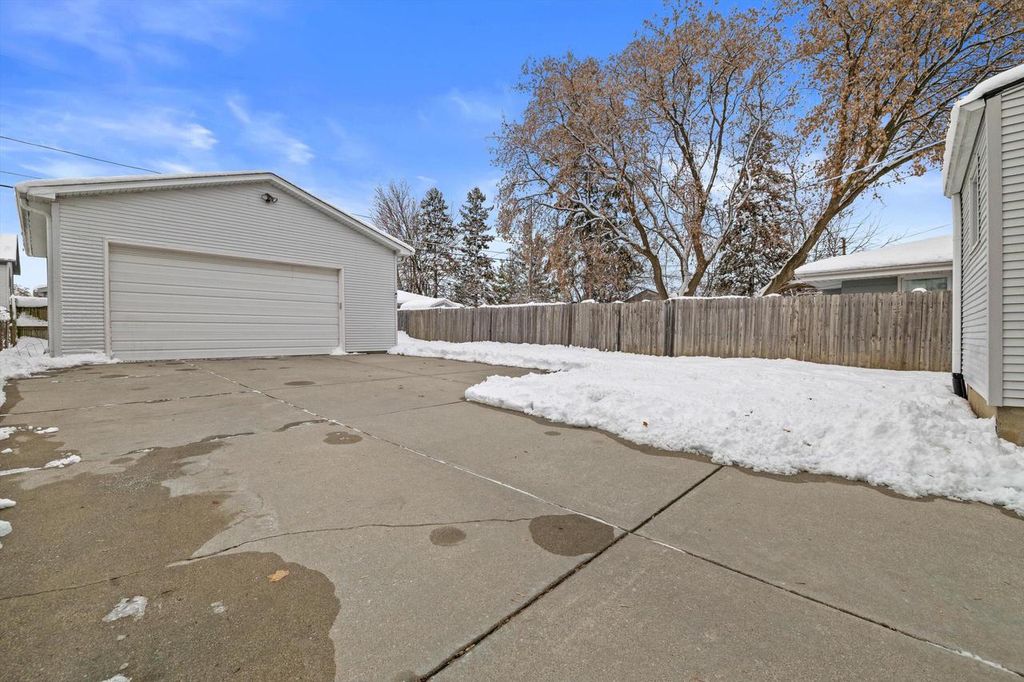 Photo of 2116 Cleveland AVENUE, Racine, WI 53405 (MLS # 1944361)