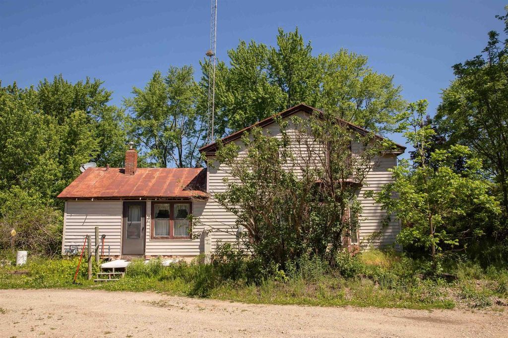 Photo of 719 S Main STREET, Westfield, WI 53964 (MLS # 2024568)
