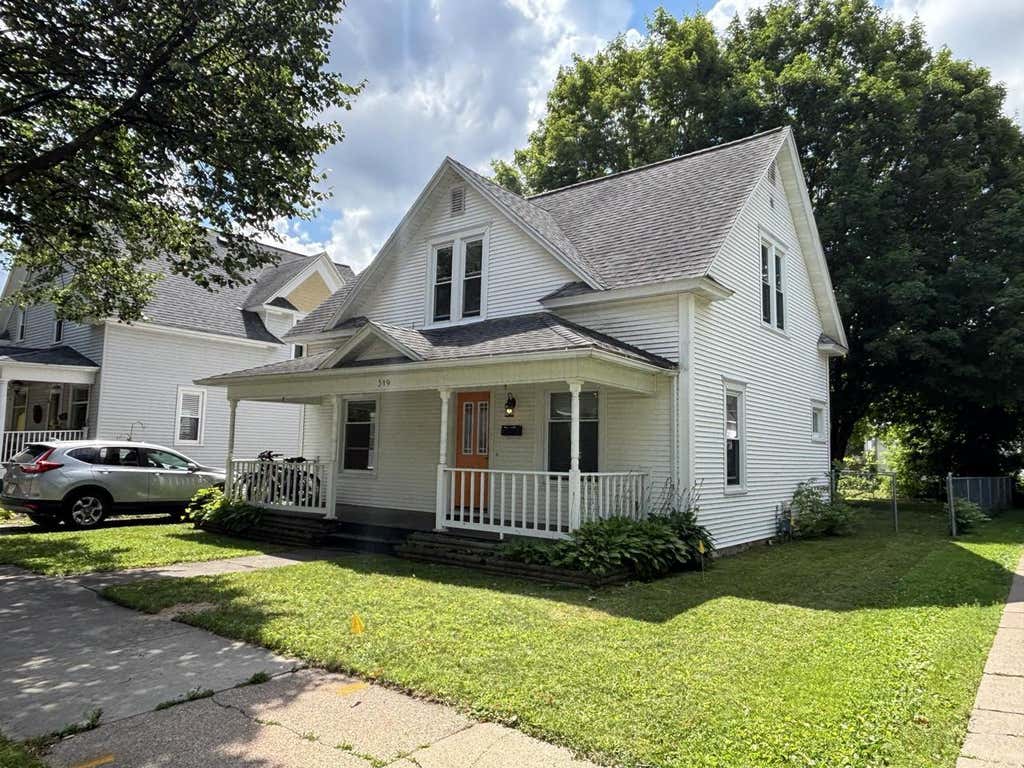 Photo of 319 Lincoln AVENUE, Wausau, WI 54403 (MLS # 22603131)