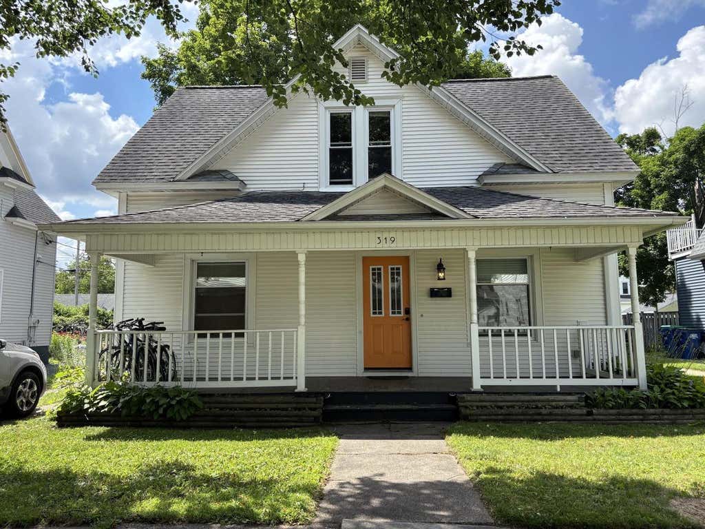 Photo of 319 Lincoln AVENUE, Wausau, WI 54403 (MLS # 22603131)