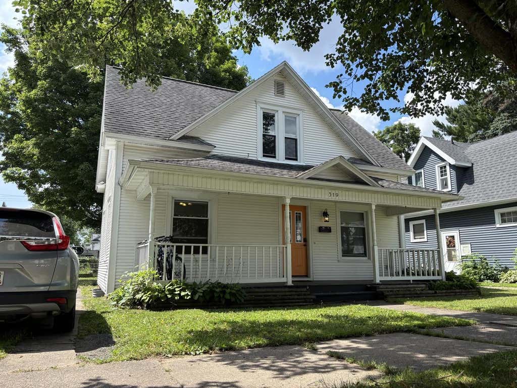 Photo of 319 Lincoln AVENUE, Wausau, WI 54403 (MLS # 22603131)