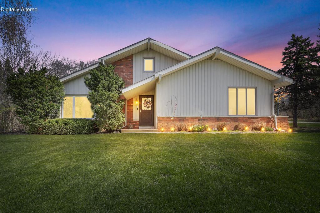 Photo of W214N10404 Oak LANE, Germantown, WI 53022 (MLS # 1959063)