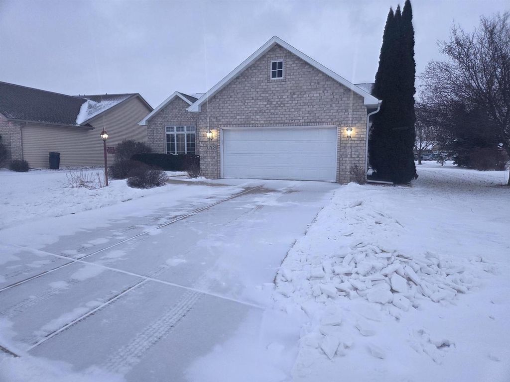 Photo of 215 Theunis DRIVE, Wrightstown, WI 54180 (MLS # 50320359)