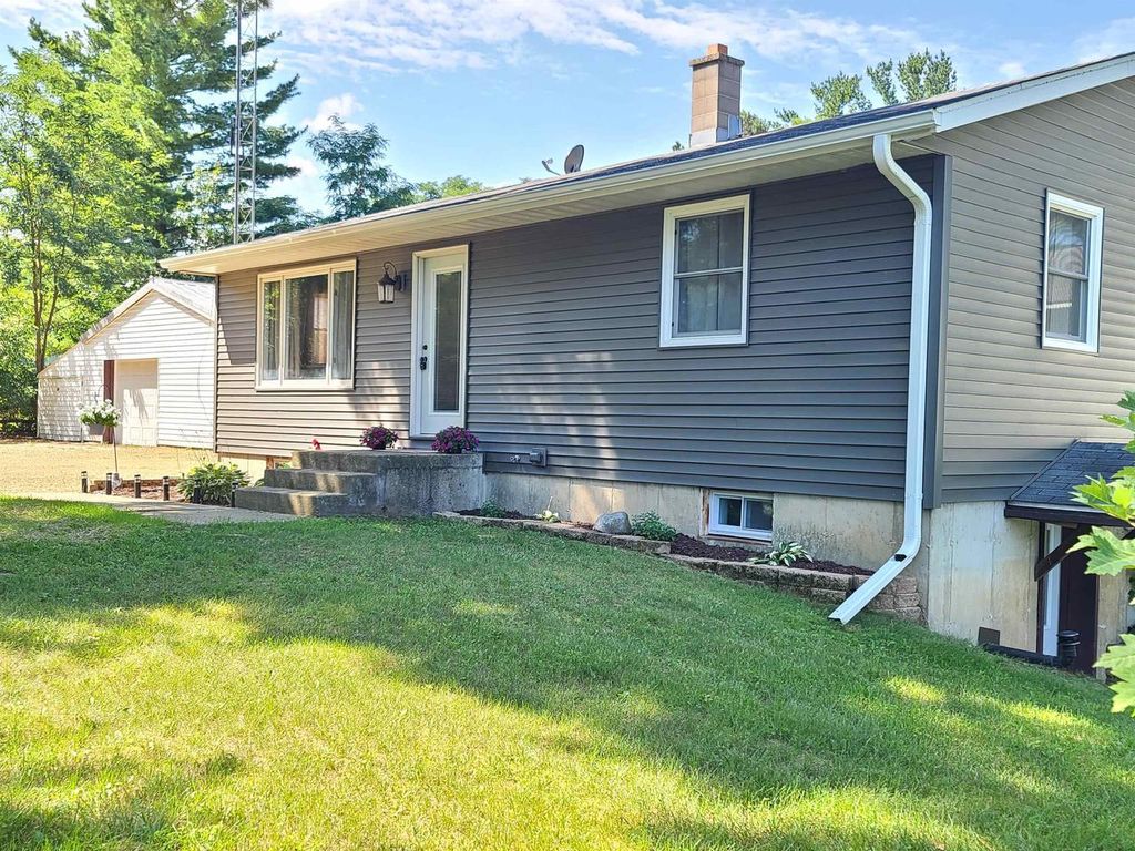 Photo of N5301 Highway 51, Poynette, WI 53955 (MLS # 2022417)
