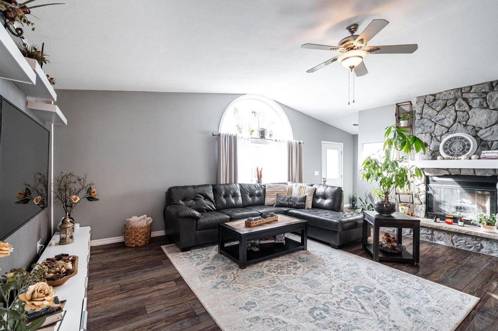 Photo of 114 Manor COURT, Slinger, WI 53086 (MLS # 1949378)