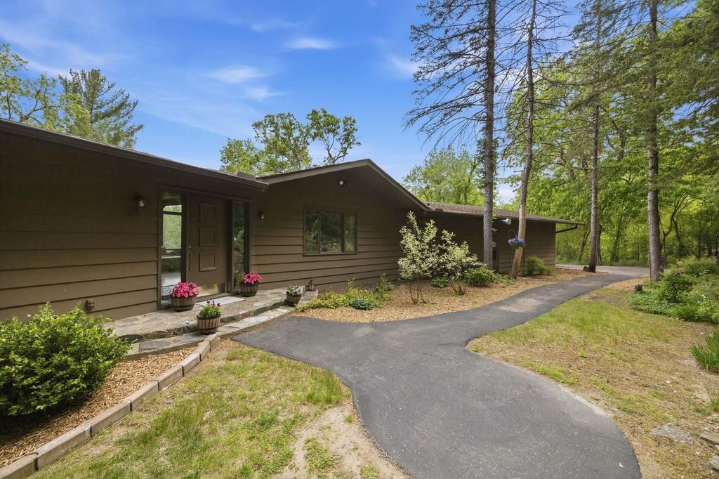Photo of 3304 N Crystal Springs ROAD, Janesville, WI 53545 (MLS # 2024079)