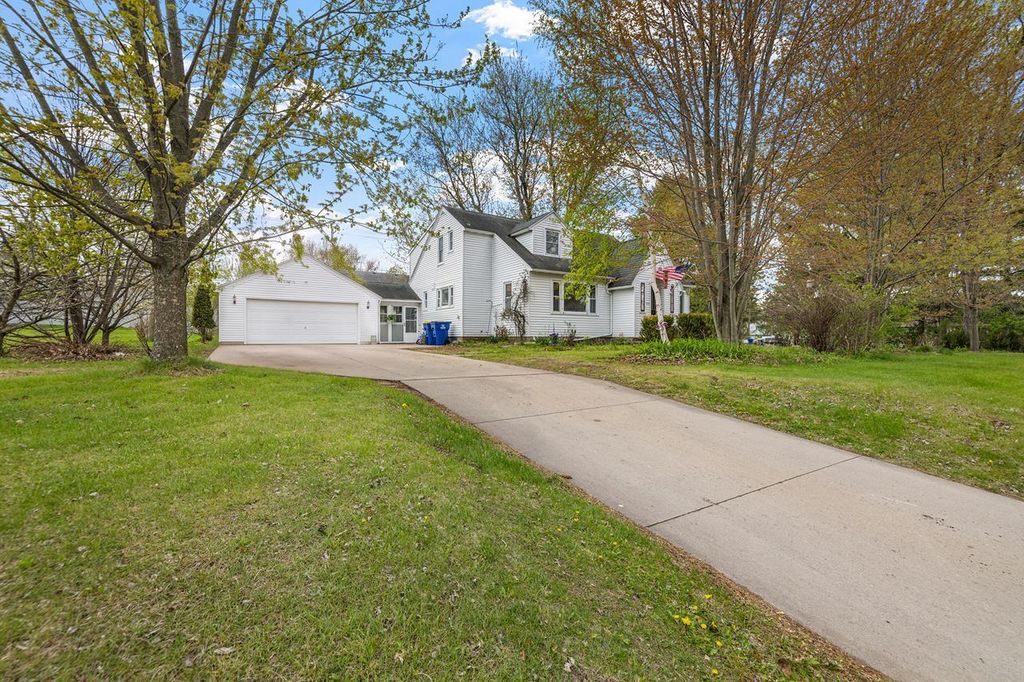 Photo of 1105 E 9th STREET, Merrill, WI 54452 (MLS # 22602128)