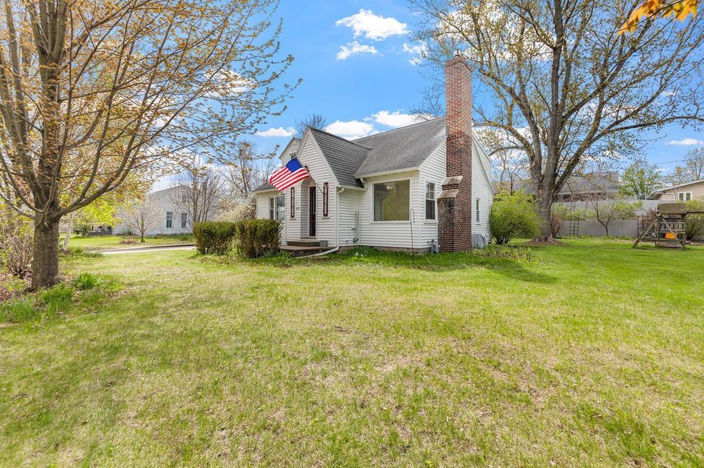 Photo of 1105 E 9th STREET, Merrill, WI 54452 (MLS # 22602128)